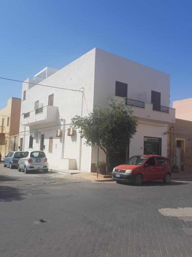 La Casa Di Pino Bed & Breakfast LMP